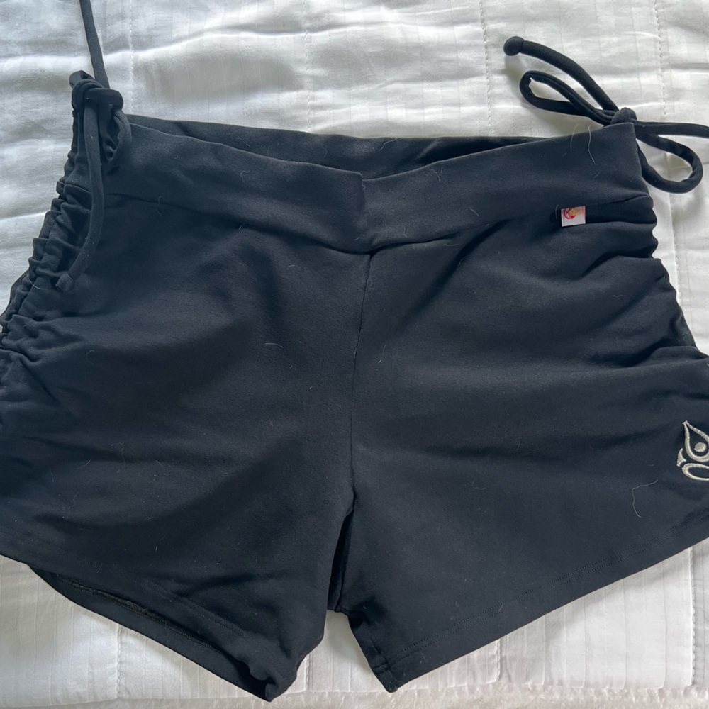 Black Shakti Yoga Shorts. Size M